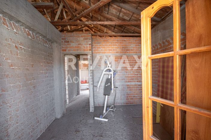 Image No.44-6 Bed Property for sale