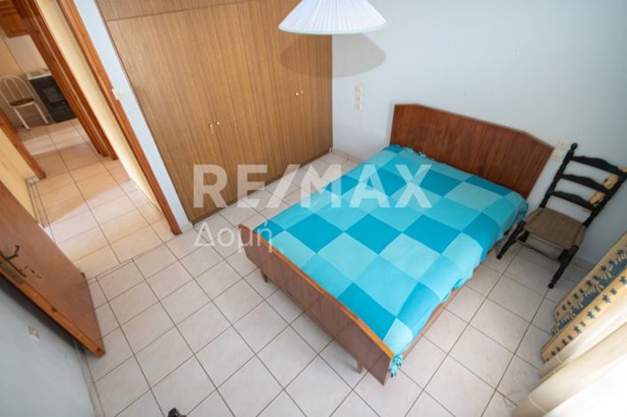 Image No.52-6 Bed Property for sale