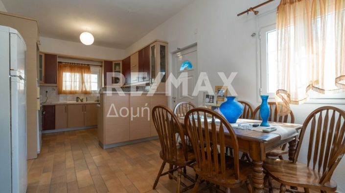 Image No.10-3 Bed Property for sale