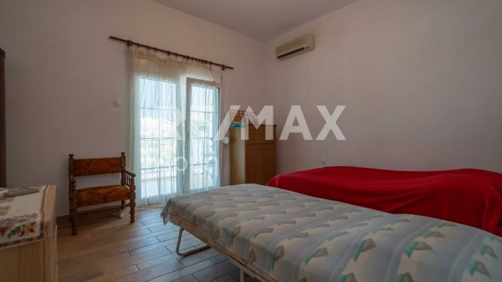 Image No.27-3 Bed Property for sale