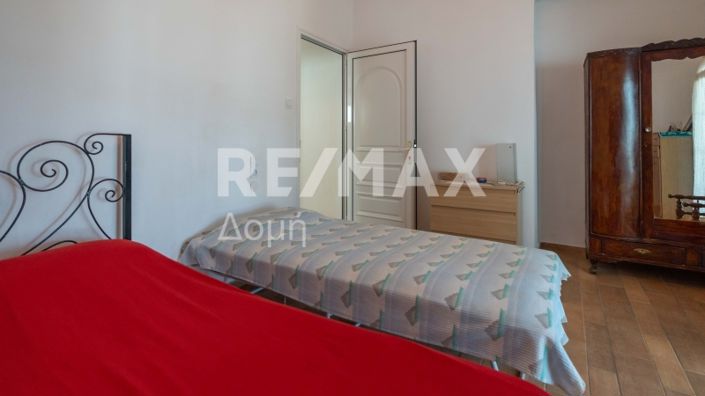 Image No.28-3 Bed Property for sale