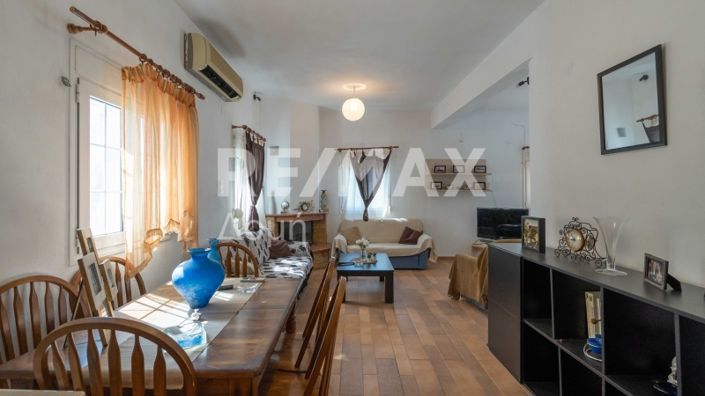 Image No.32-3 Bed Property for sale