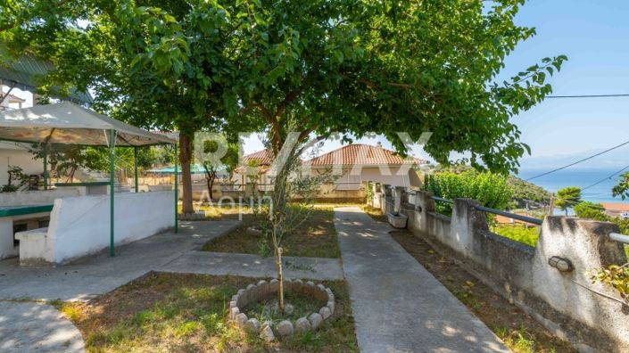 Image No.37-3 Bed Property for sale