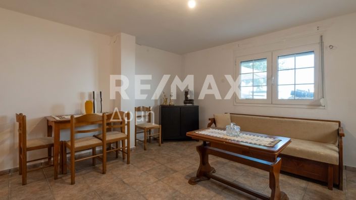 Image No.9-3 Bed Property for sale