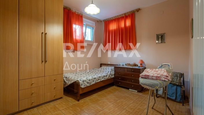 Image No.12-2 Bed Property for sale