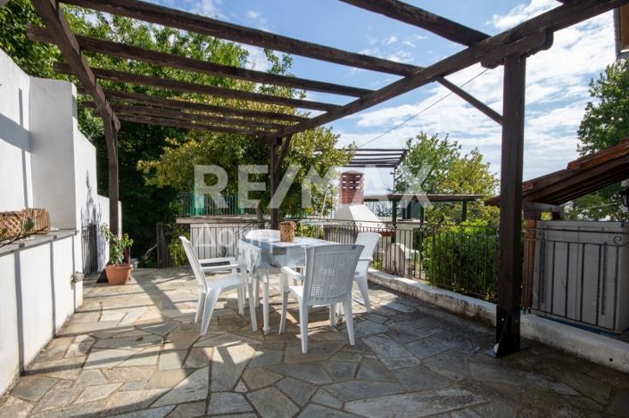 Image No.40-3 Bed Property for sale