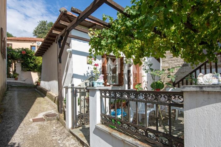 Image No.59-3 Bed Property for sale