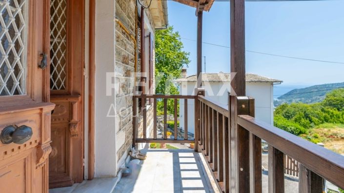 Image No.66-3 Bed Property for sale