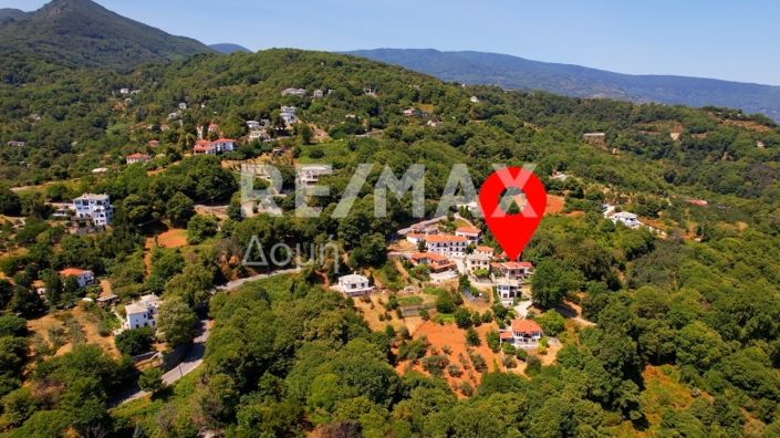 Image No.68-3 Bed Property for sale