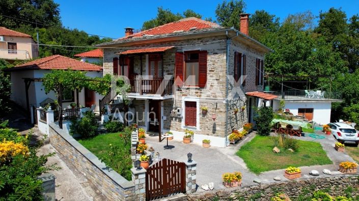 Image No.74-3 Bed Property for sale