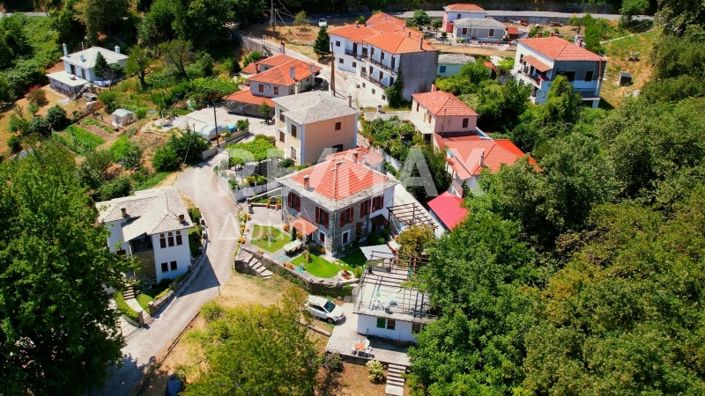 Image No.76-3 Bed Property for sale