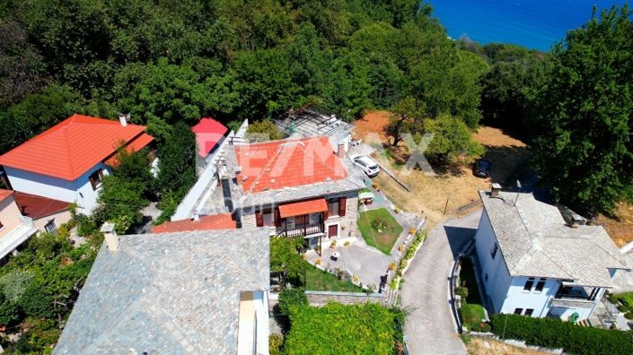 Image No.78-3 Bed Property for sale