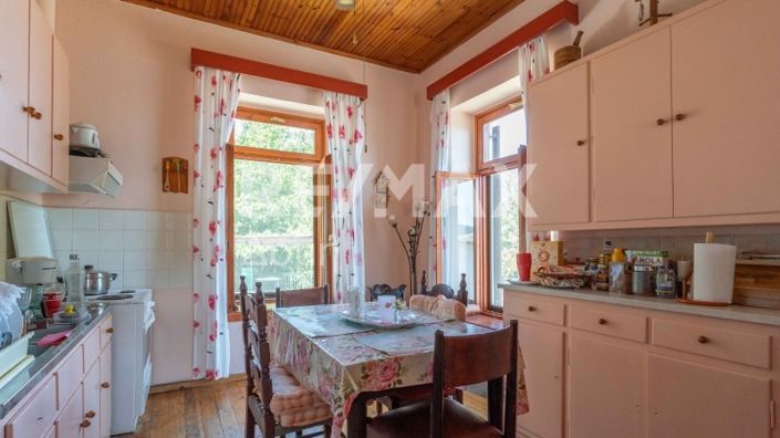 Image No.85-3 Bed Property for sale