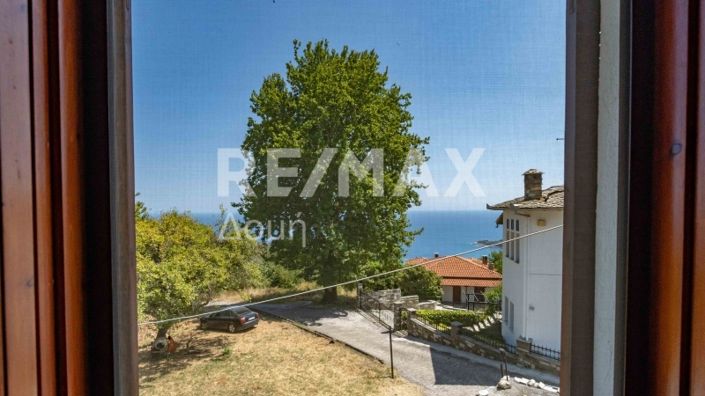 Image No.87-3 Bed Property for sale