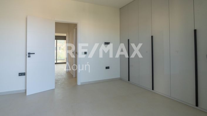 Image No.14-2 Bed Maisonette for sale