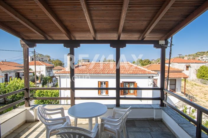 Image No.2-4 Bed Property for sale