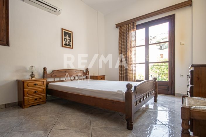 Image No.23-4 Bed Property for sale