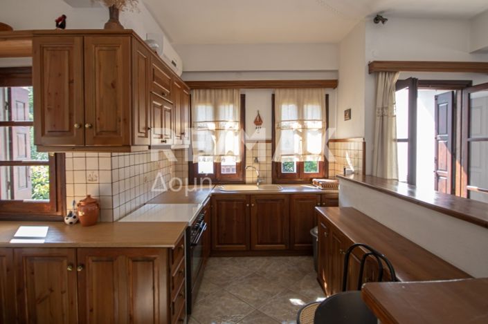 Image No.15-4 Bed Property for sale