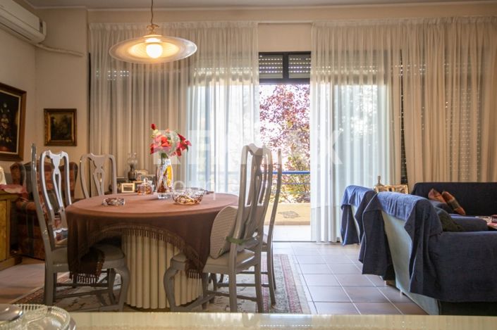 Image No.5-4 Bed Maisonette for sale