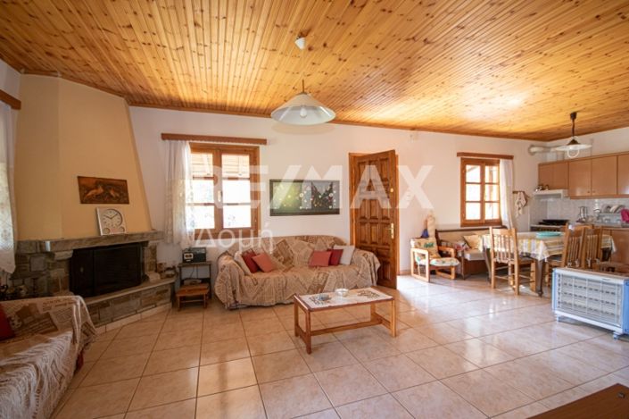 Image No.10-3 Bed House for sale