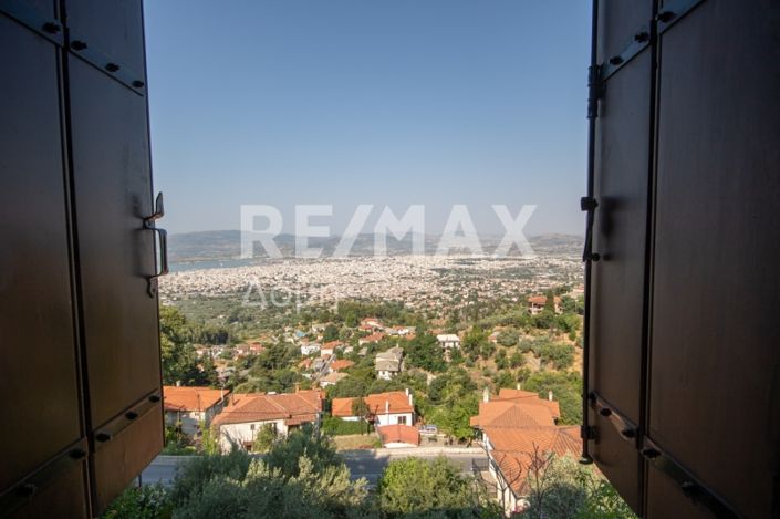 Image No.76-4 Bed Maisonette for sale