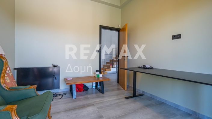 Image No.28-4 Bed Maisonette for sale