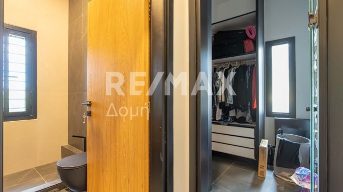 Image No.74-4 Bed Maisonette for sale