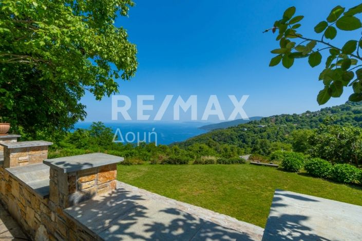 Image No.30-5 Bed Property for sale