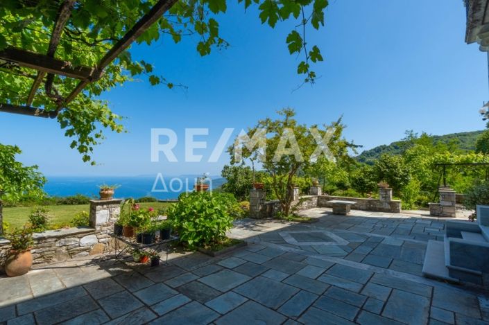 Image No.46-5 Bed Property for sale