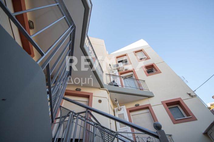 Image No.40-6 Bed Property for sale