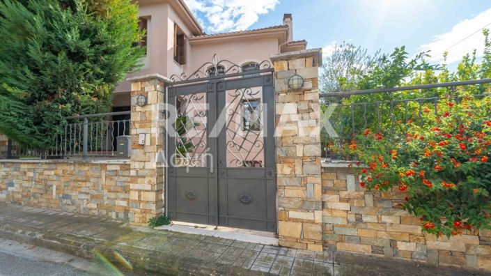 Image No.2-4 Bed Property for sale