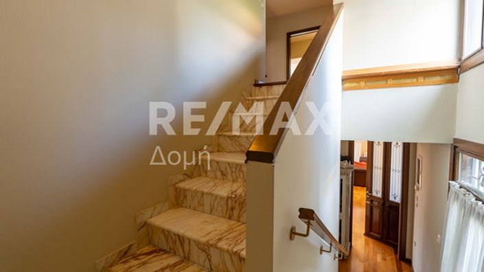 Image No.28-4 Bed Property for sale