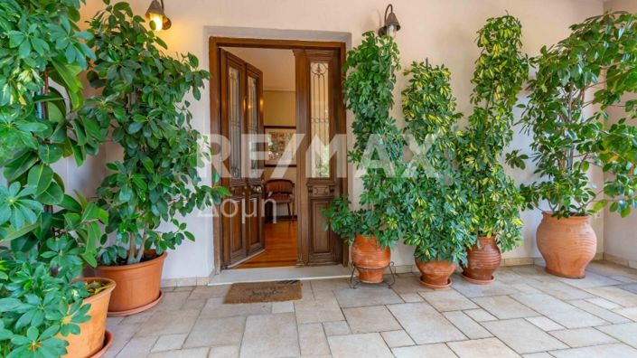 Image No.8-4 Bed Property for sale