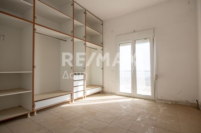 Image No.22-3 Bed Maisonette for sale
