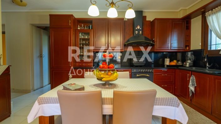 Image No.20-4 Bed Property for sale