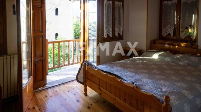 Image No.17-3 Bed Property for sale