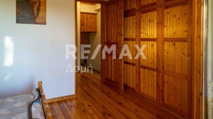 Image No.19-3 Bed Property for sale