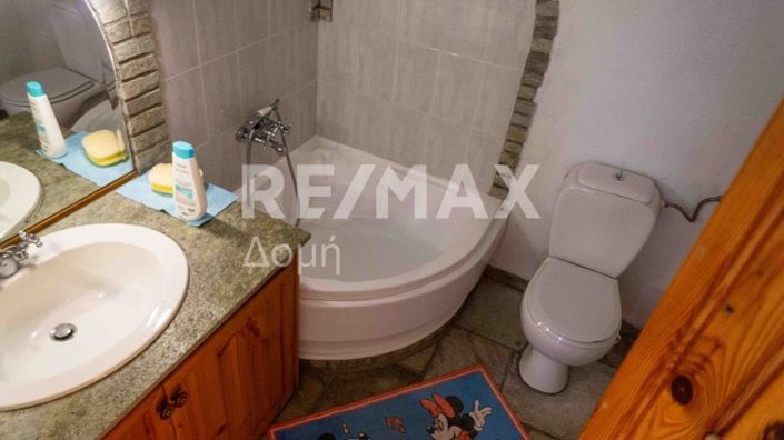 Image No.24-3 Bed Property for sale