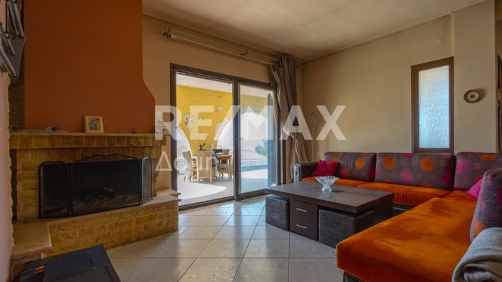 Image No.13-6 Bed Property for sale