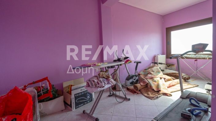 Image No.17-6 Bed Property for sale