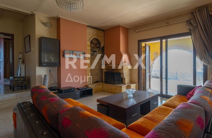 Image No.8-6 Bed Property for sale