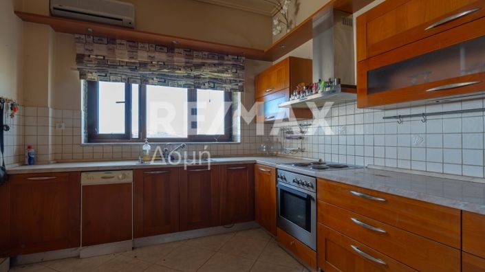 Image No.9-6 Bed Property for sale