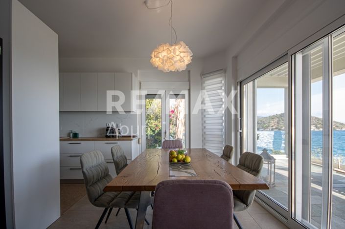 Image No.12-4 Bed Property for sale