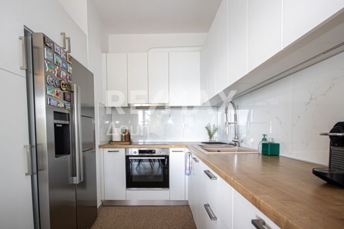 Image No.17-4 Bed Property for sale