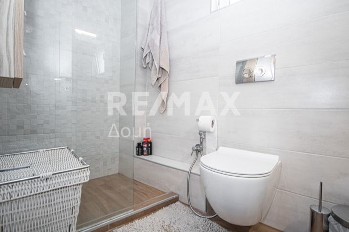 Image No.28-4 Bed Property for sale