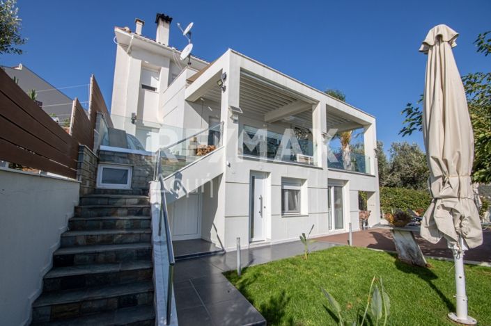 Image No.51-4 Bed Property for sale