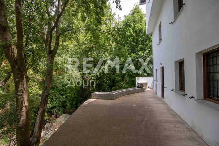 Image No.16-3 Bed Property for sale