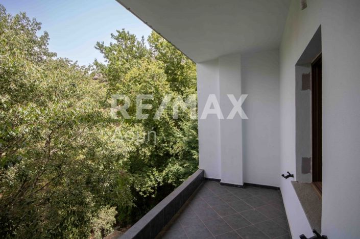 Image No.22-3 Bed Property for sale