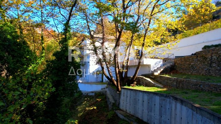 Image No.41-3 Bed Property for sale