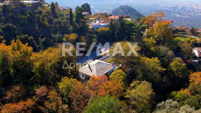 Image No.42-3 Bed Property for sale